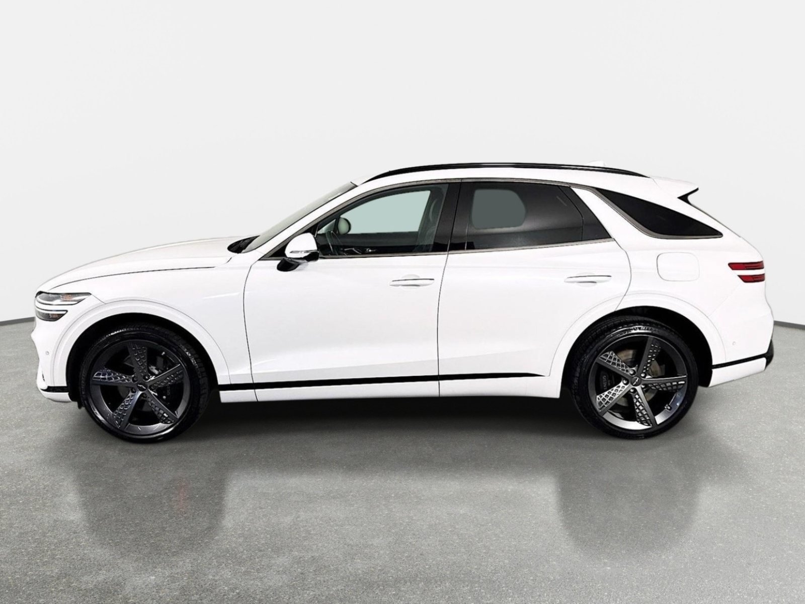 Certified 2023 Genesis GV70 2.5T w/ Sport Prestige Package AWD/4WD image 8