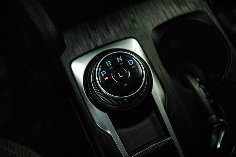 Used 2022 Ford Escape SE w/ SE Sport Appearance Package image 20