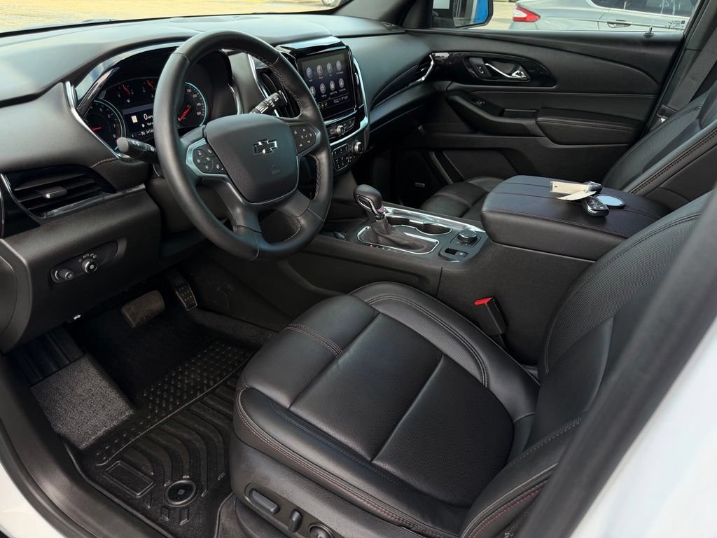 Used 2023 Chevrolet Traverse RS AWD/4WD image 11