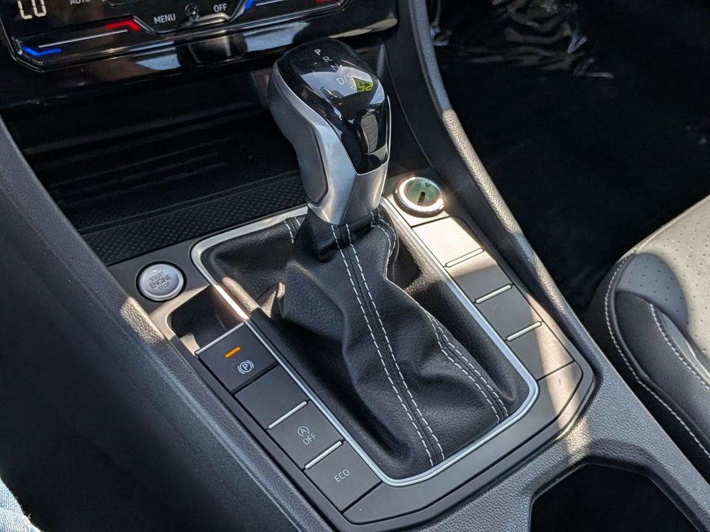 Used 2025 Volkswagen Jetta SE image 21