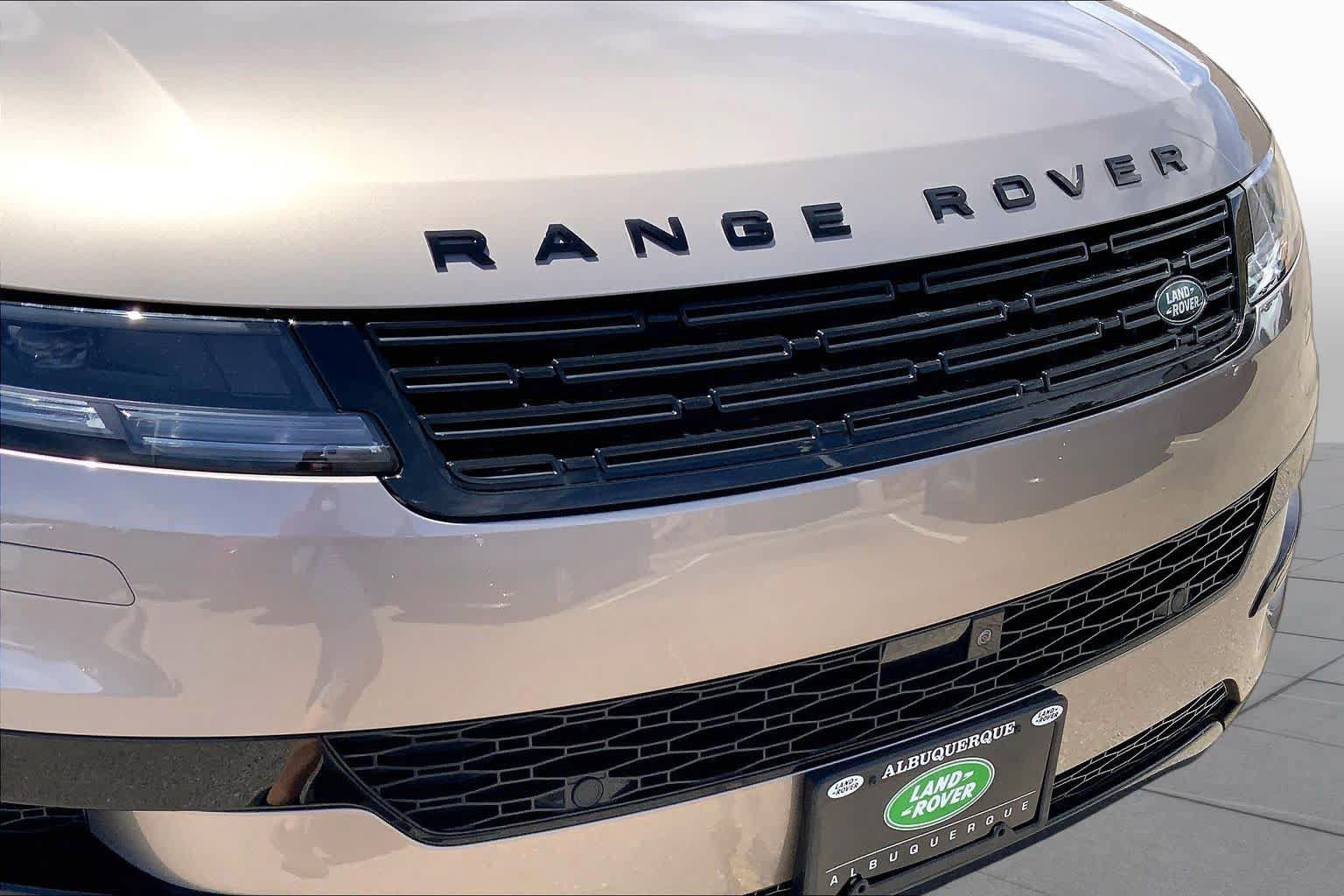Used 2023 Land Rover Range Rover Sport SE AWD/4WD image 25