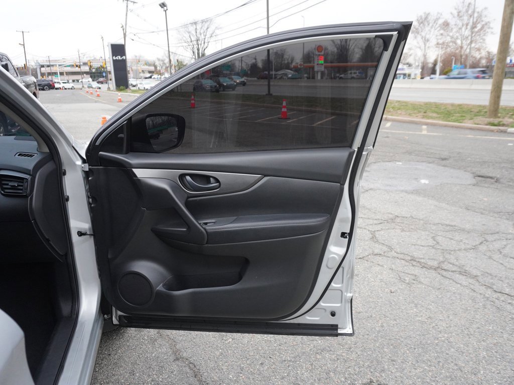 Used 2019 Nissan Rogue Sport S w/ Appearance Package image 20