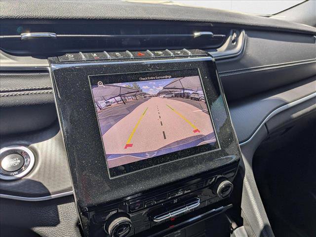 New 2025 Jeep Grand Cherokee Altitude image 13