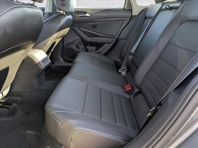 Used 2021 Volkswagen Jetta SE w/ SE Cold Weather Package image 19