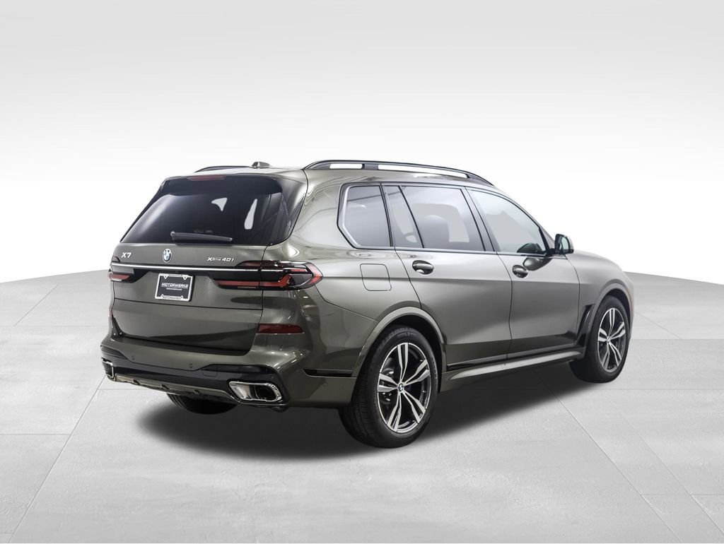 Used 2025 BMW X7 xDrive40i w/ M Sport Package image 5