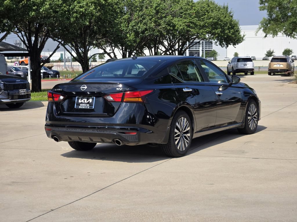 Used 2024 Nissan Altima 2.5 SV w/ SV Premium Package FWD image 4