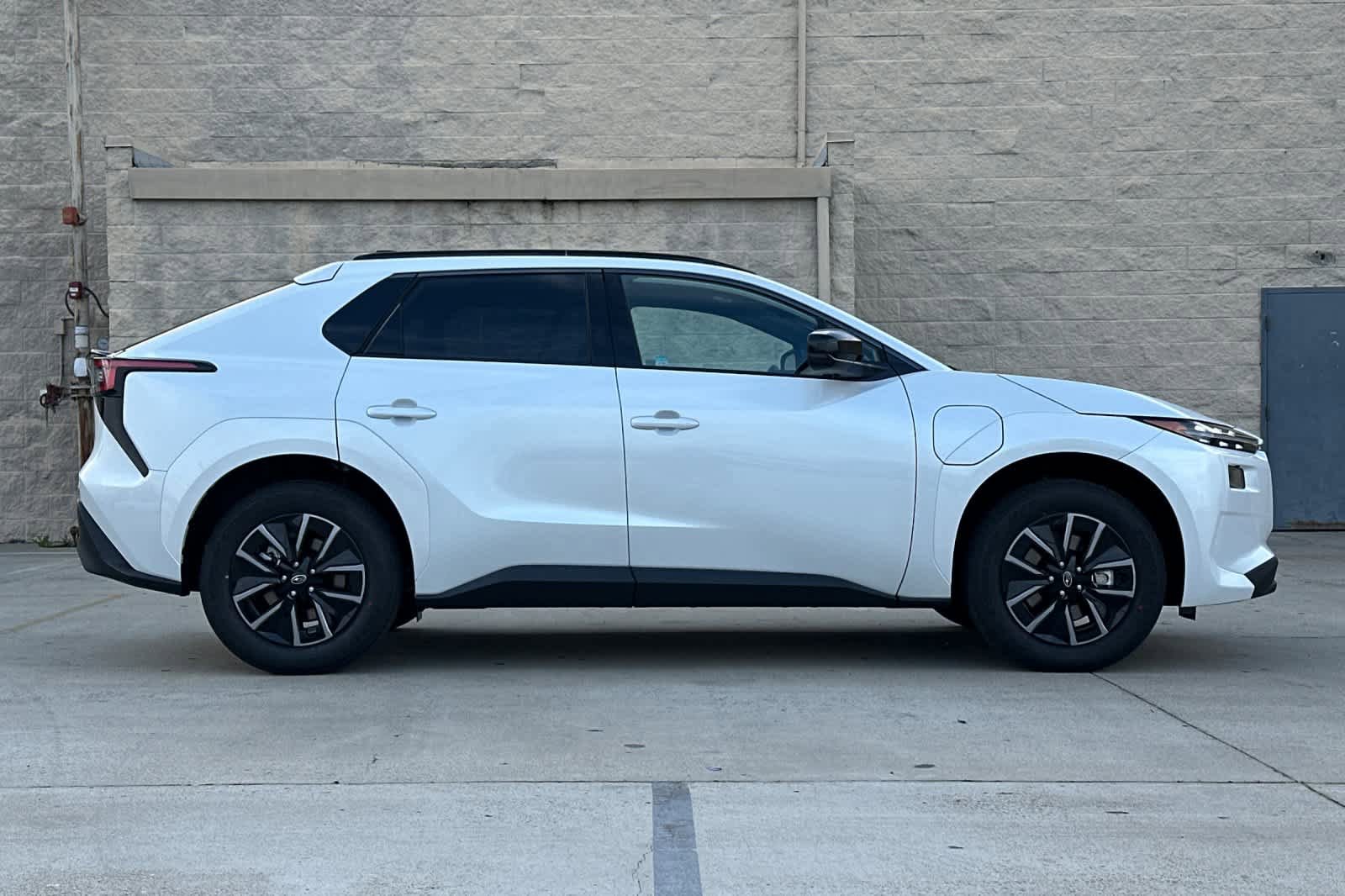 New 2026 Subaru Solterra Premium image 2