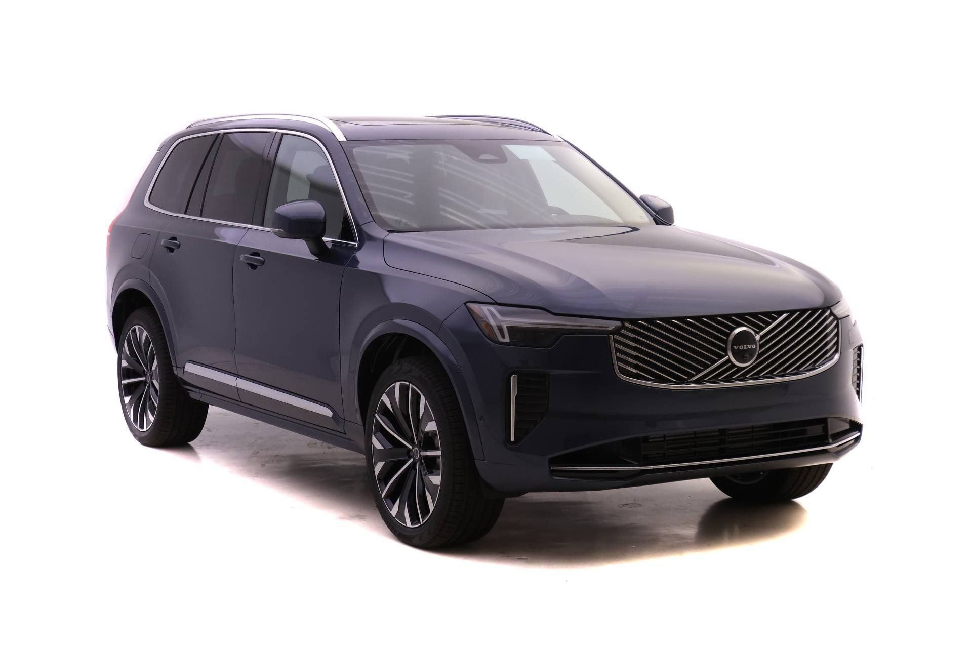 New 2026 Volvo XC90 T8 Plus w/ Protection Package Premier image 2