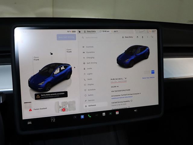 Used 2024 Tesla Model Y Performance image 20