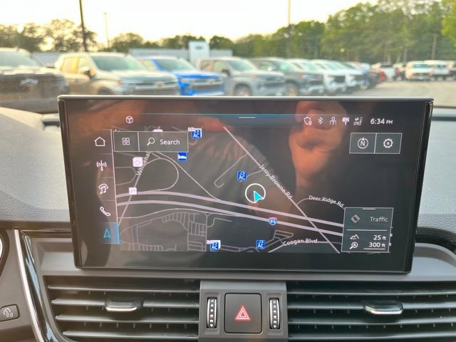 Used 2024 Audi Q5 e Prestige w/ Prestige Package image 37