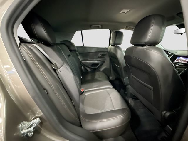 Used 2022 Chevrolet Trax LT w/ LT Convenience Package image 25