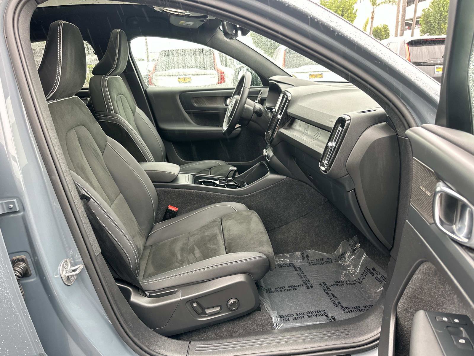 Certified 2023 Volvo C40 P8 Recharge Ultimate image 25