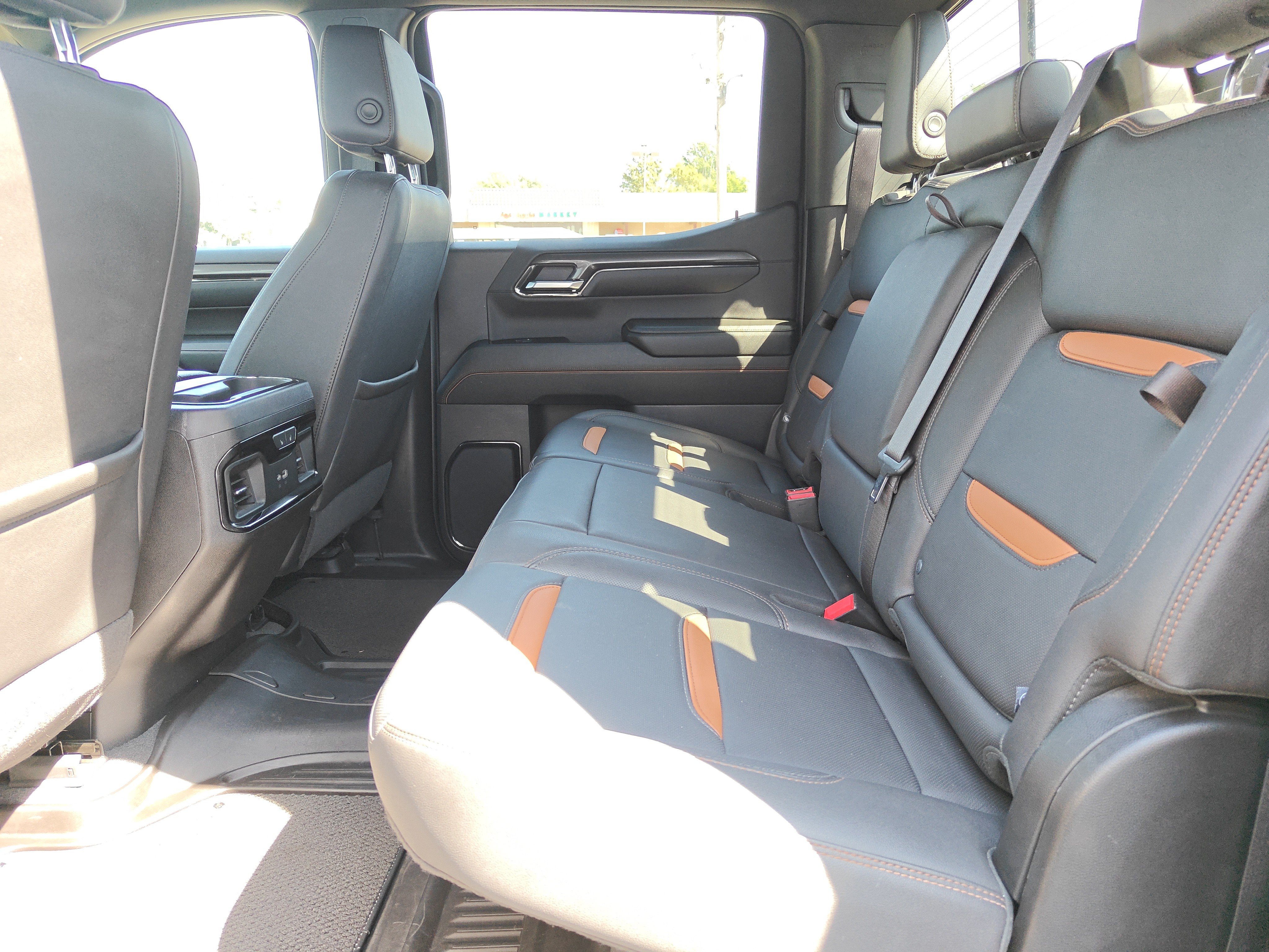 Used 2024 GMC Sierra 1500 AT4 w/ AT4 Premium Package AWD/4WD image 16