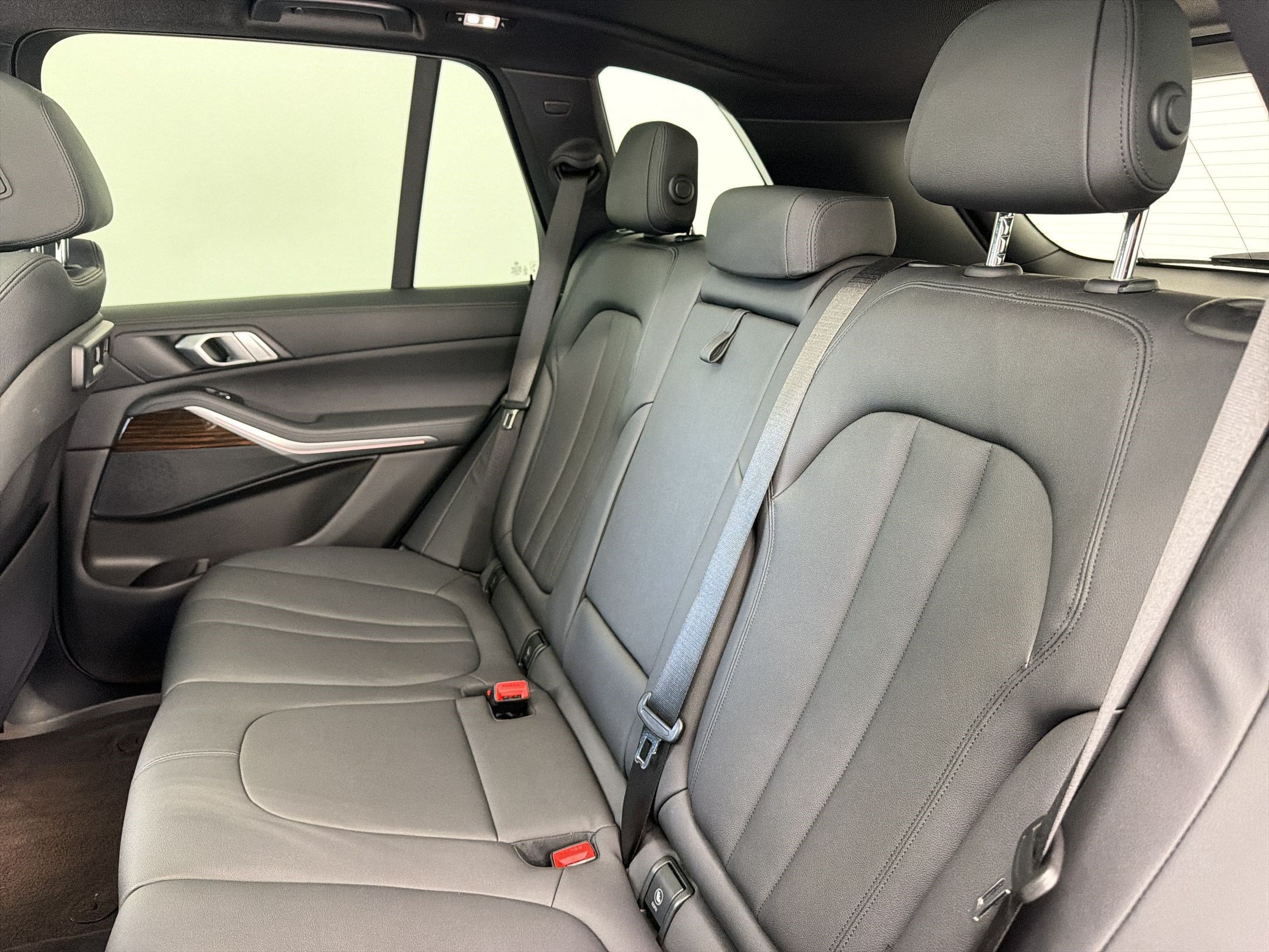Used 2019 BMW X5 xDrive40i w/ Premium Package 2 AWD/4WD image 25