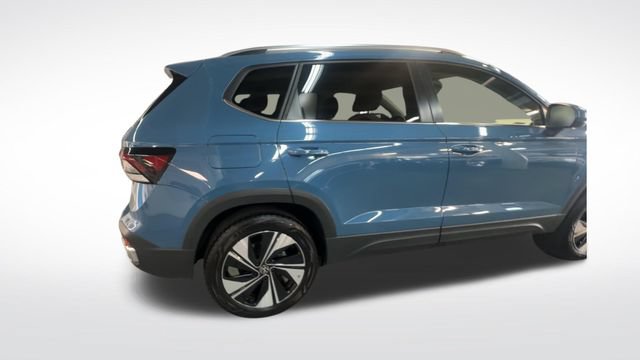 Certified 2025 Volkswagen Taos SE AWD/4WD image 9