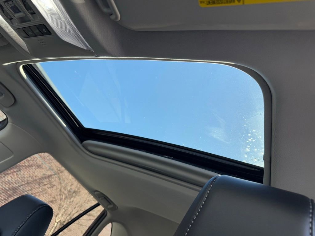 Used 2021 Toyota RAV4 Limited image 19