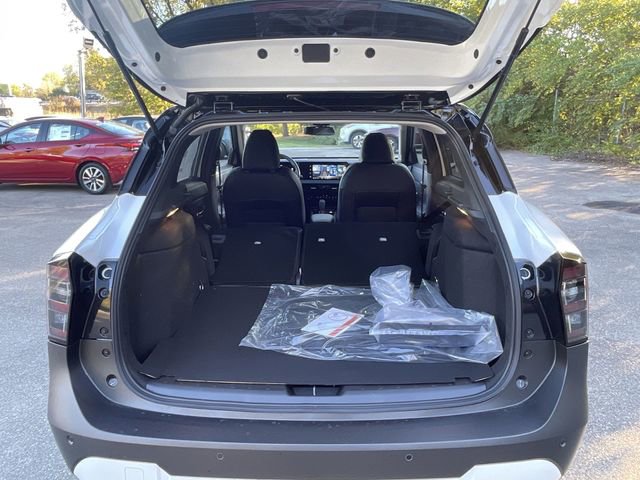 New 2026 Nissan Kicks SR w/ Cold Weather Package image 16