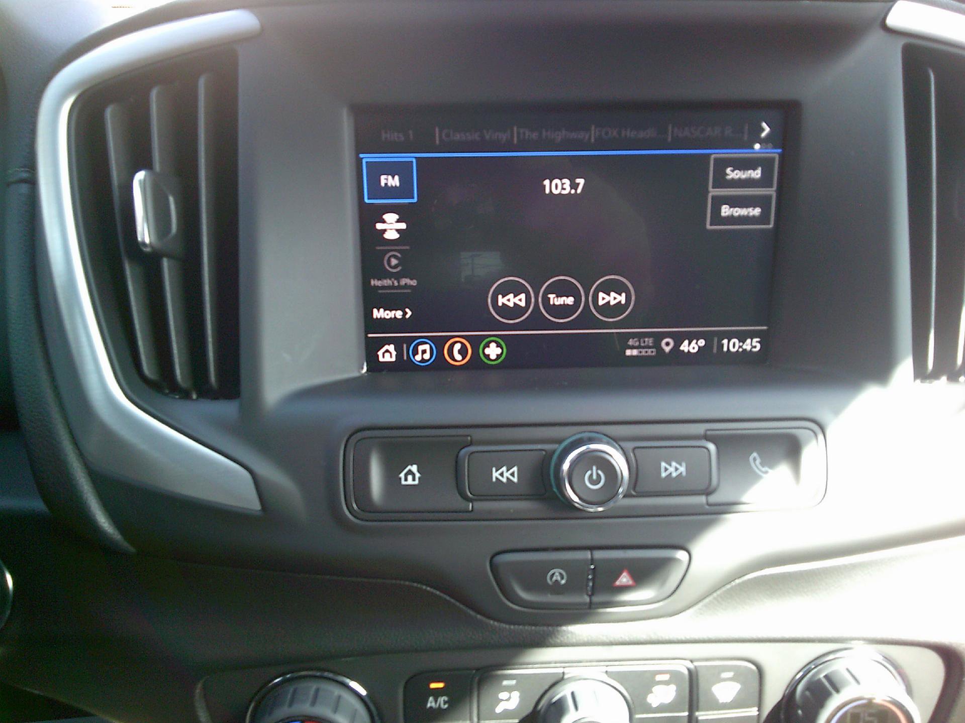 Used 2022 GMC Terrain SLE w/ Driver Convenience Package image 18