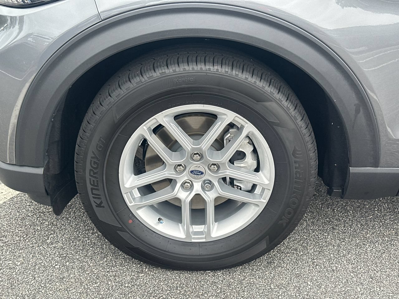 New 2026 Ford Explorer Active RWD image 11