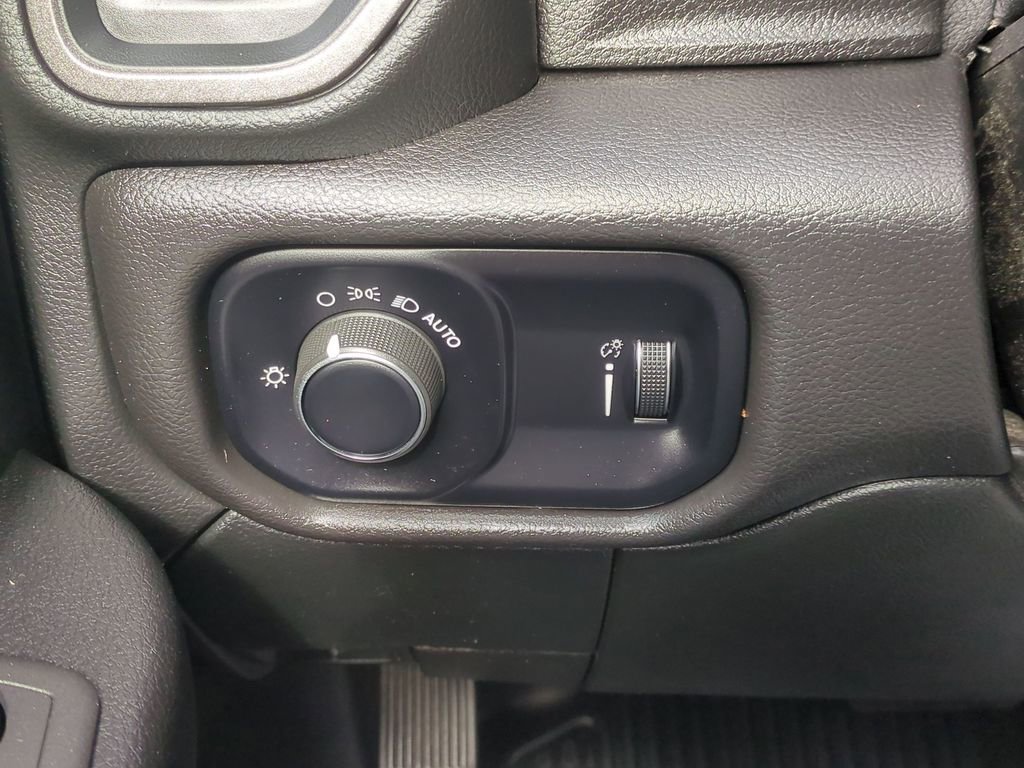 Used 2022 RAM 5500 Tradesman w/ Chrome Appearance Group image 23