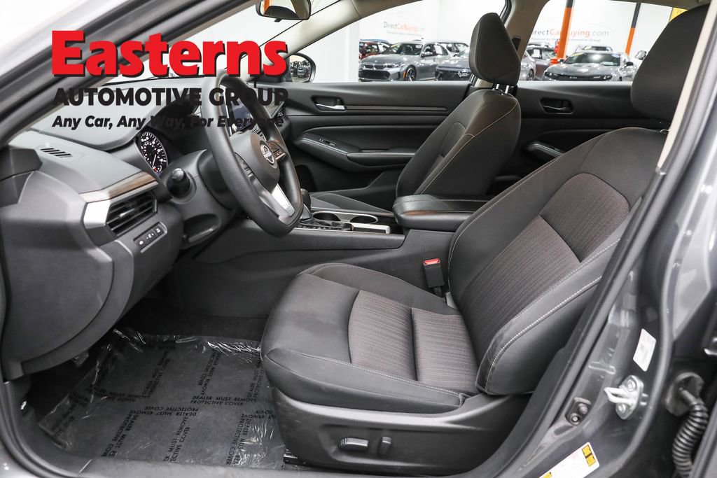 Used 2024 Nissan Altima 2.5 SV image 14