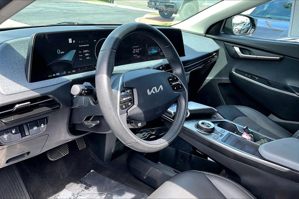 Used 2024 Kia EV6 Light RWD image 11