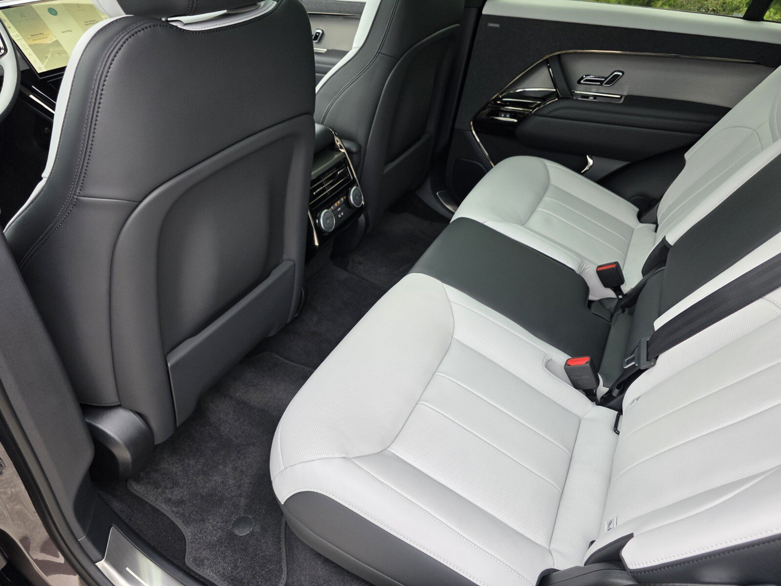 Certified 2025 Land Rover Range Rover Sport Dynamic SE AWD/4WD image 15