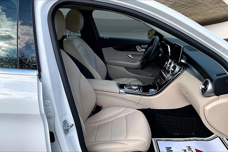 Used 2018 Mercedes-Benz C 300 Sedan w/ Premium Package image 7