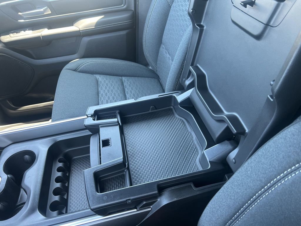 New 2026 RAM 1500 4x4 Crew Cab image 43