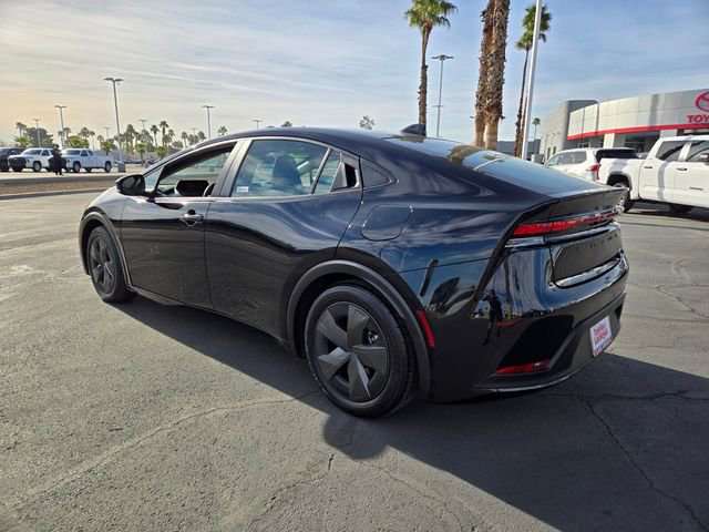 Used 2025 Toyota Prius LE image 5