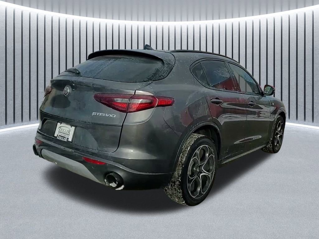 Used 2023 Alfa Romeo Stelvio Ti w/ Active Assist Plus Package image 5