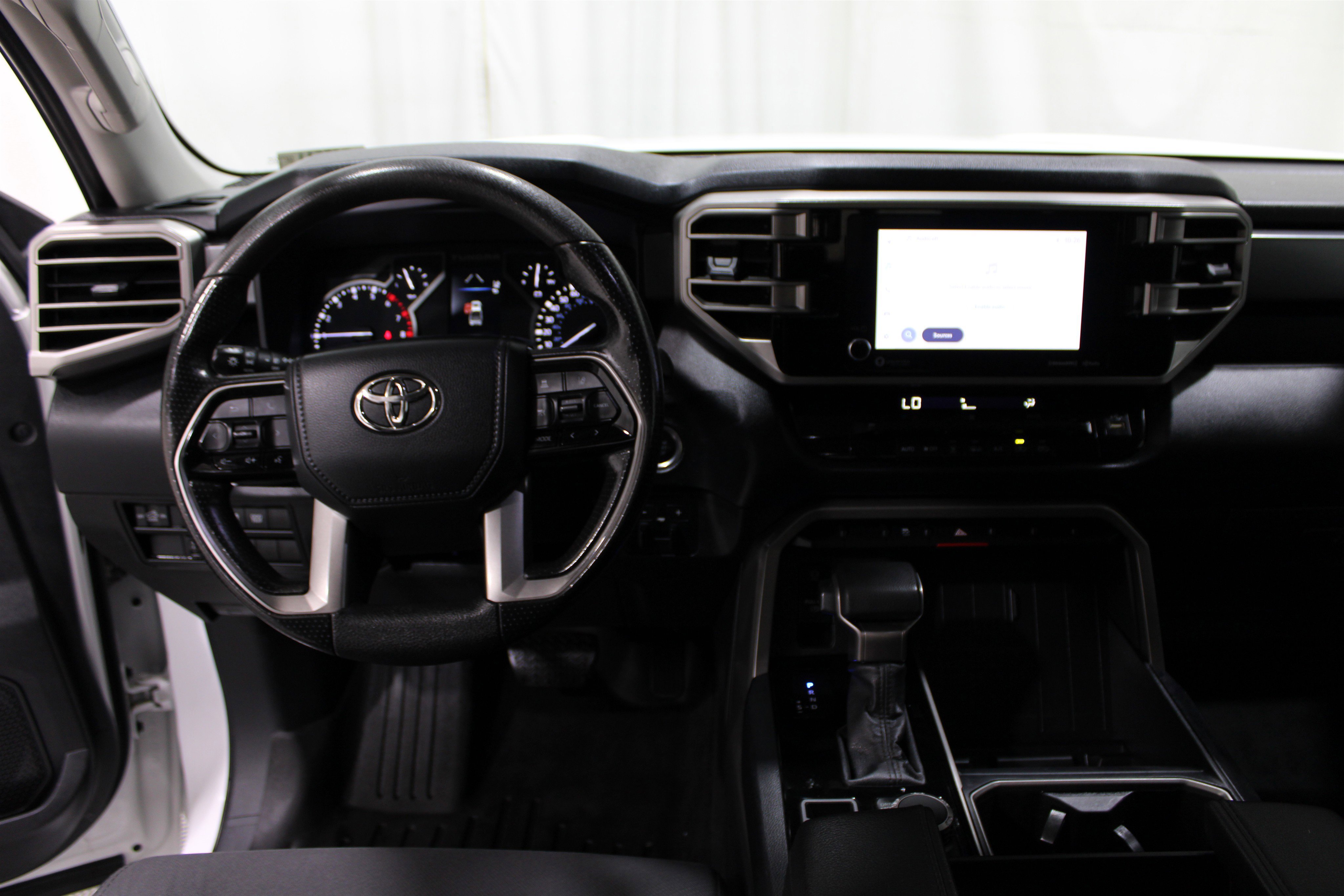 Used 2022 Toyota Tundra SR5 image 2