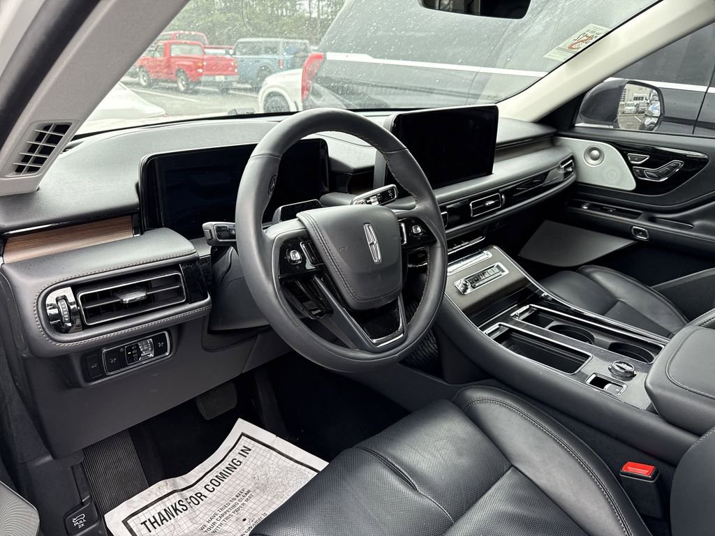 Used 2025 Lincoln Aviator Reserve w/ Equipment Group 201A image 7