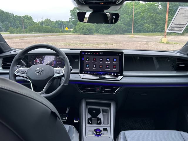 New 2026 Volkswagen Tiguan SE R-Line FWD image 13