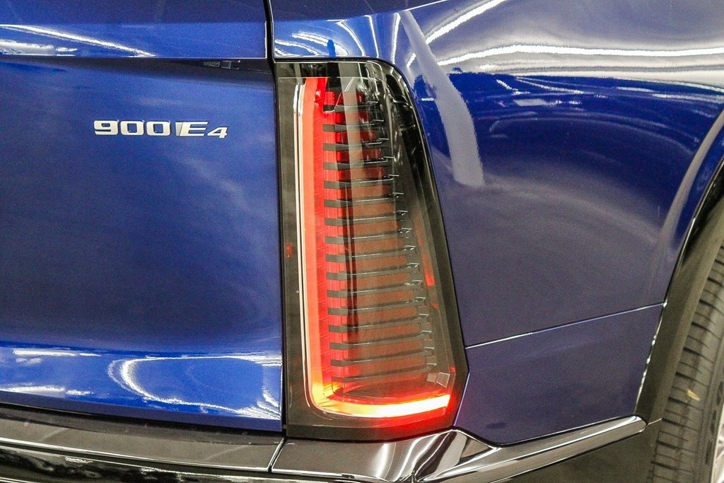 New 2026 Cadillac Vistiq Sport image 7