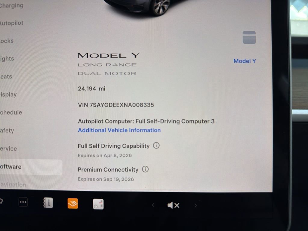 Used 2022 Tesla Model Y Long Range image 15