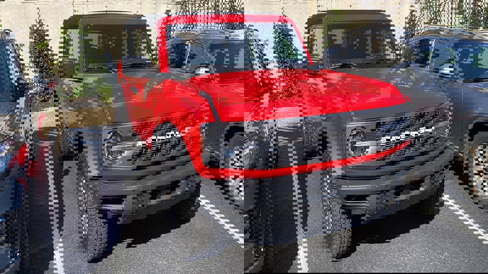 Used 2024 Ford Bronco Badlands image 2