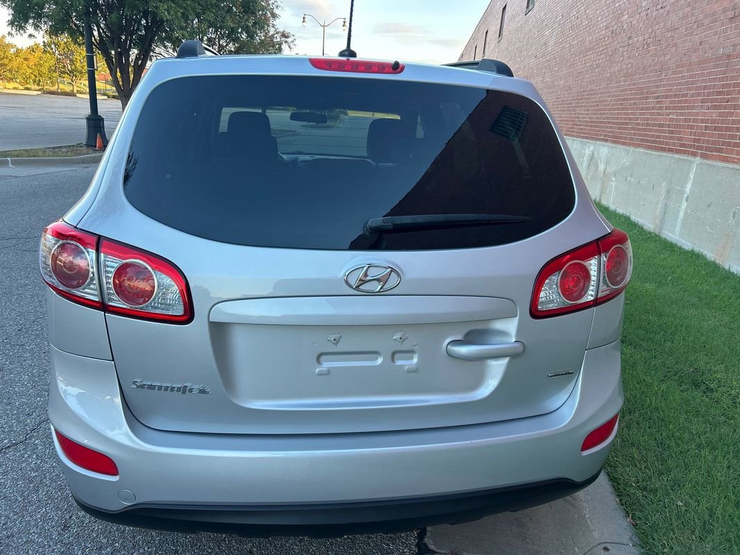 Used 2012 Hyundai Santa Fe GLS image 3