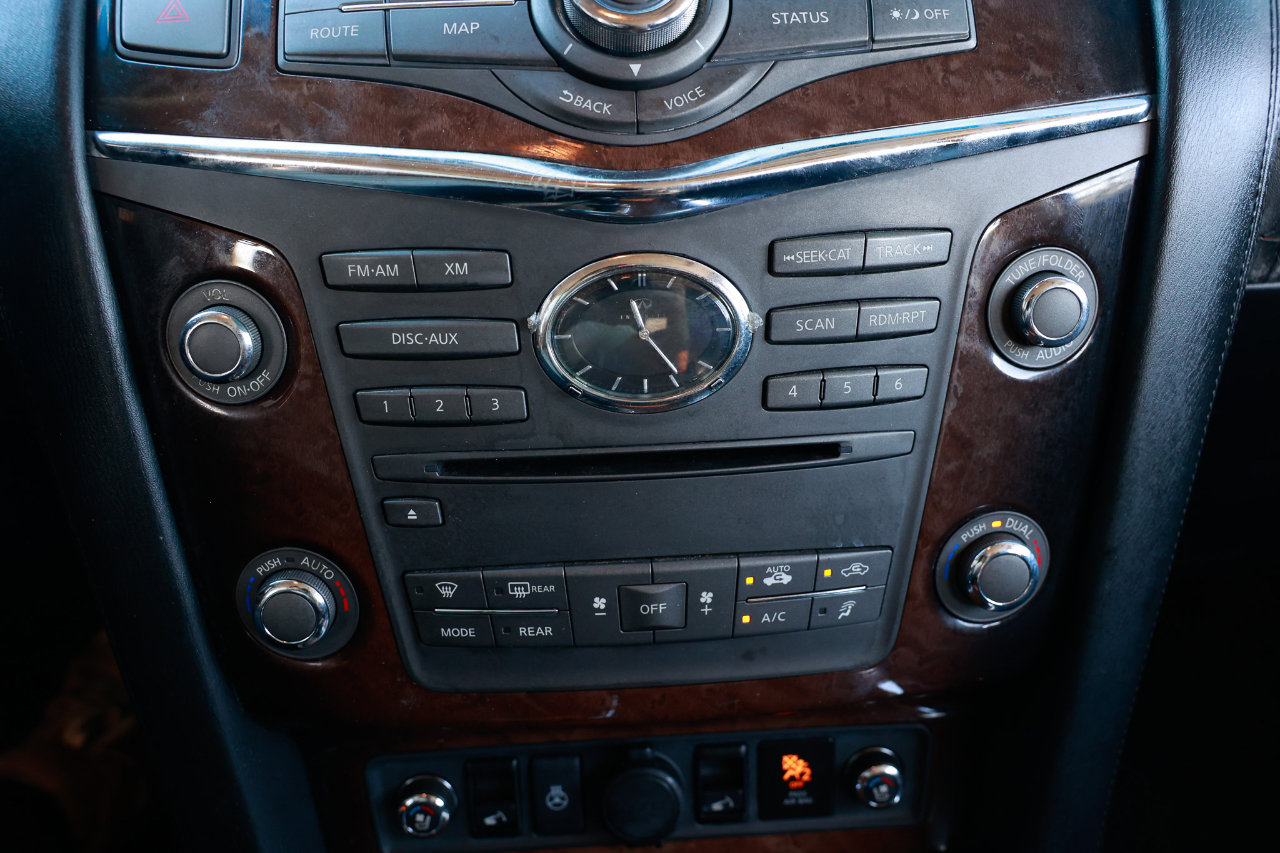 Used 2012 INFINITI QX56 2WD w/ Deluxe Touring Pkg image 36