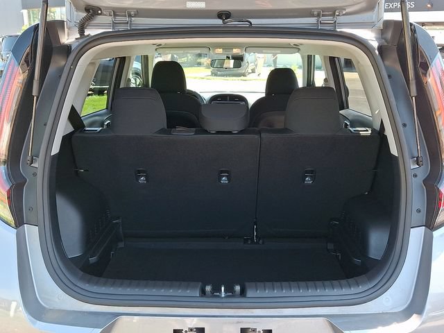 Certified 2025 Kia Soul LX w/ LX Technology Package FWD image 28