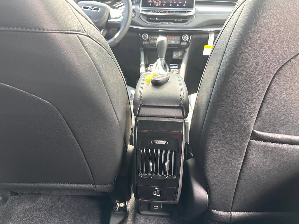 New 2026 Jeep Compass Latitude AWD/4WD image 30