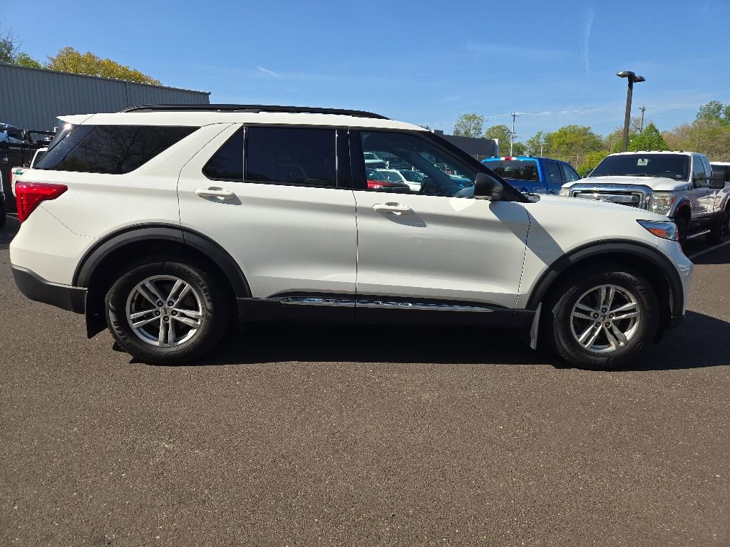 Used 2020 Ford Explorer XLT w/ Equipment Group 202A AWD/4WD image 8