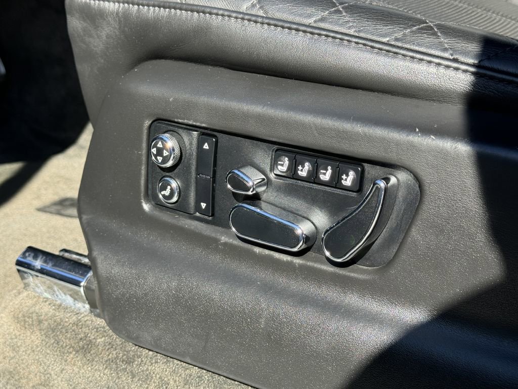 Used 2017 Bentley Bentayga image 23