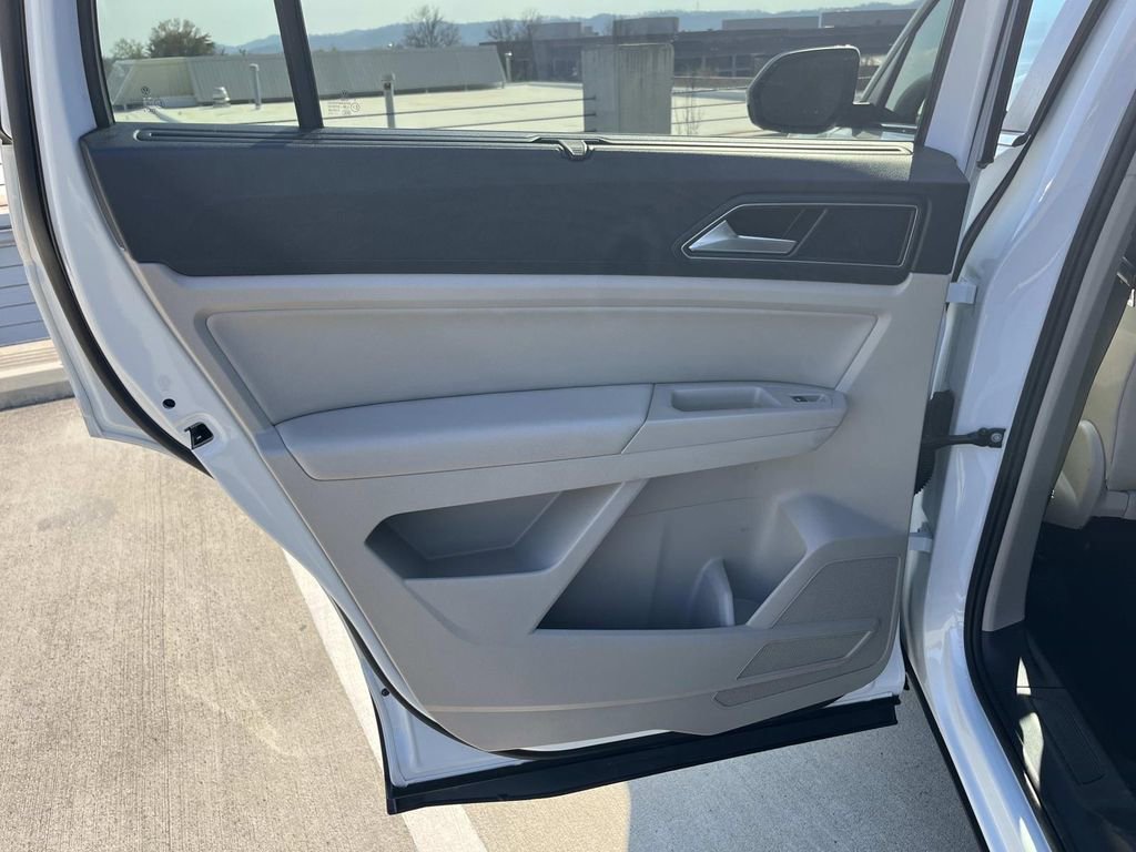 Used 2019 Volkswagen Atlas SEL AWD/4WD image 18
