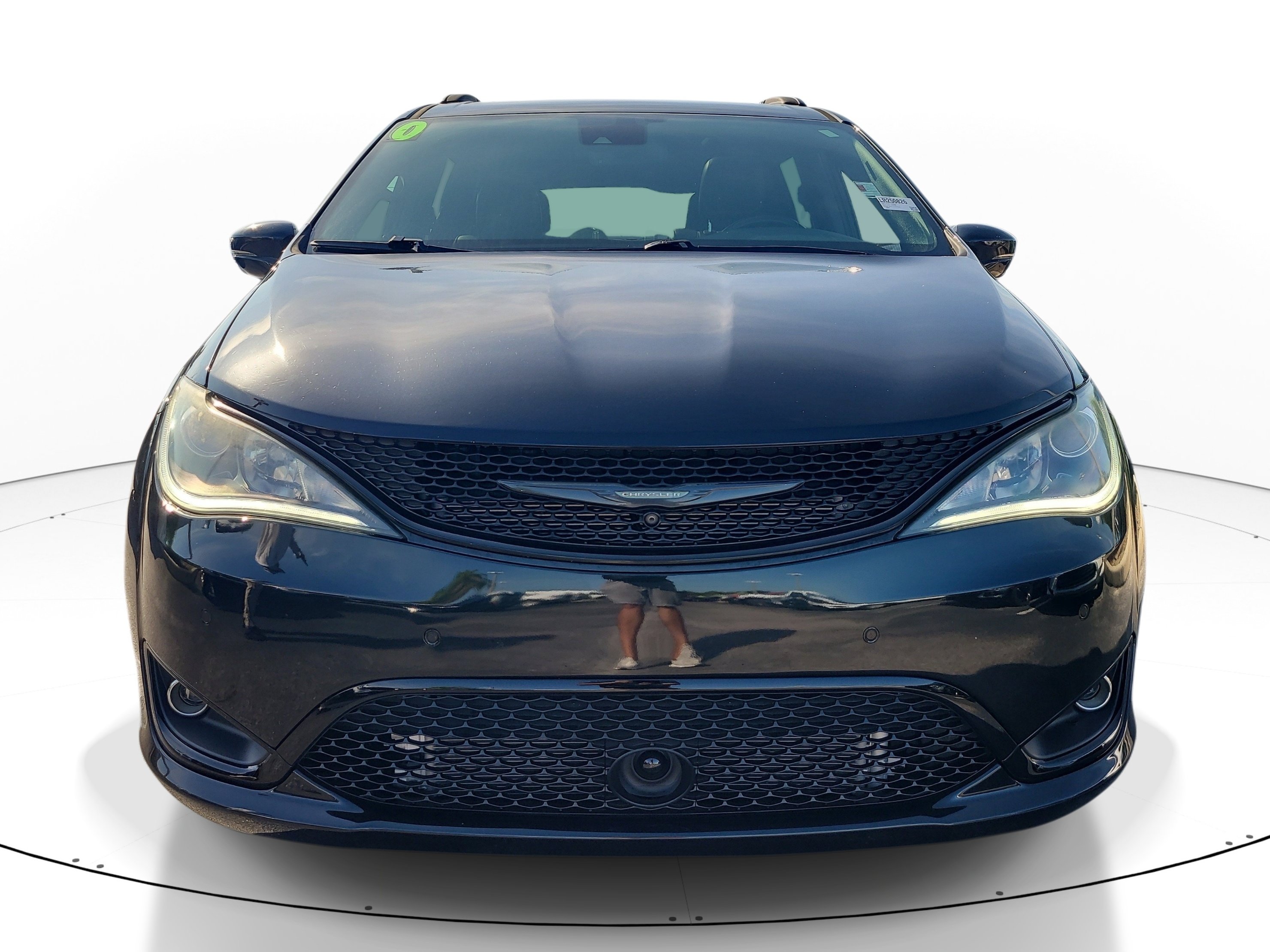 Used 2020 Chrysler Pacifica Limited w/ Advanced Safetytec Group FWD image 2