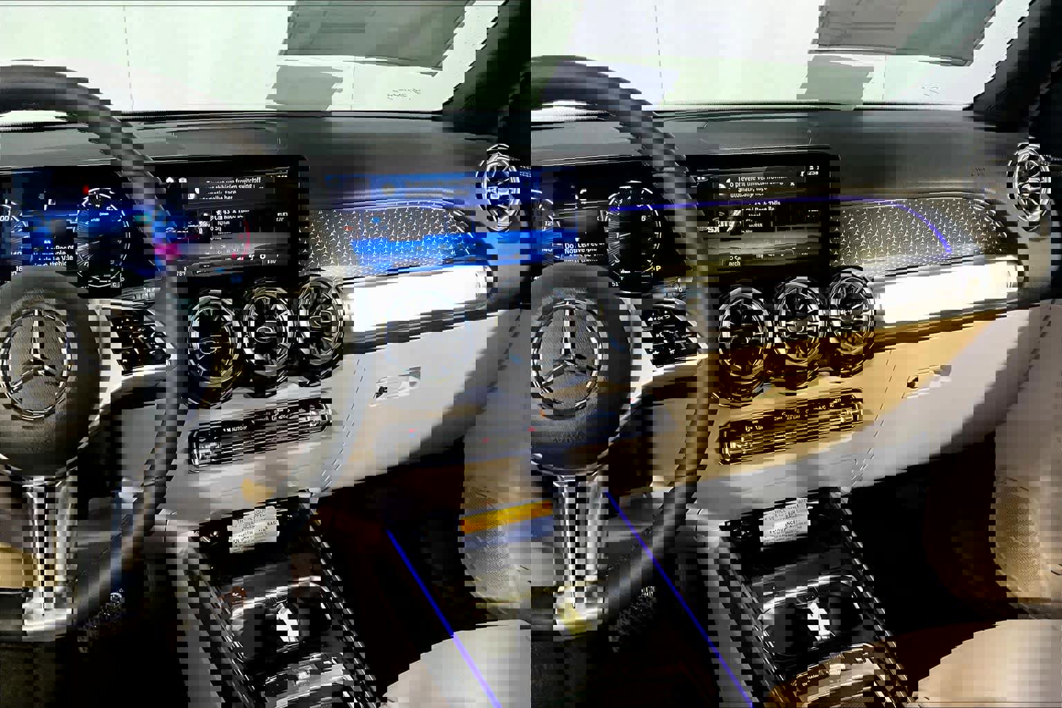 New 2026 Mercedes-Benz GLB 250 4MATIC image 8