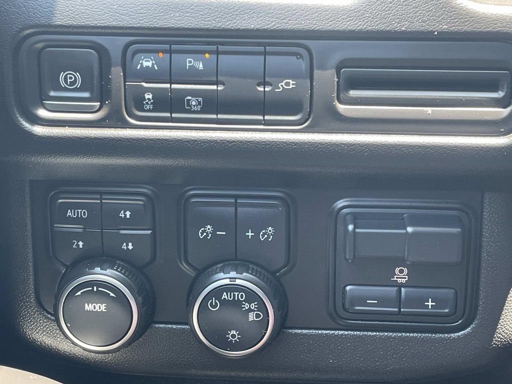 Certified 2022 Chevrolet Tahoe LT w/ Luxury Package AWD/4WD image 29