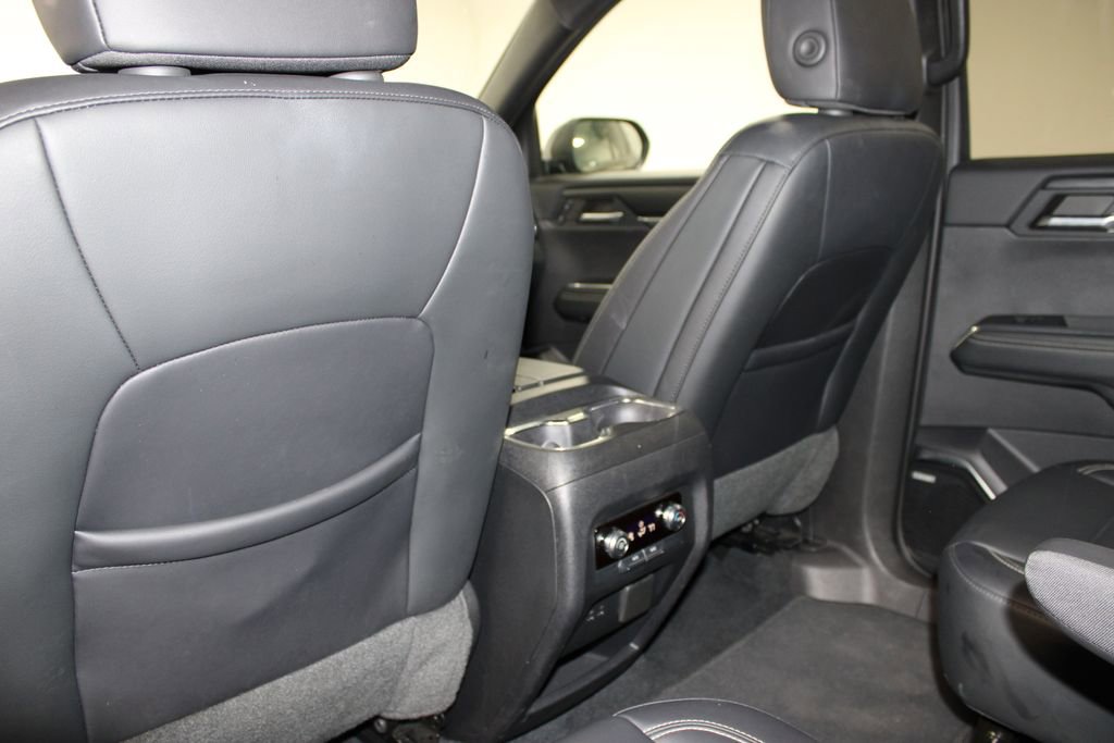 Used 2024 GMC Acadia Elevation image 21