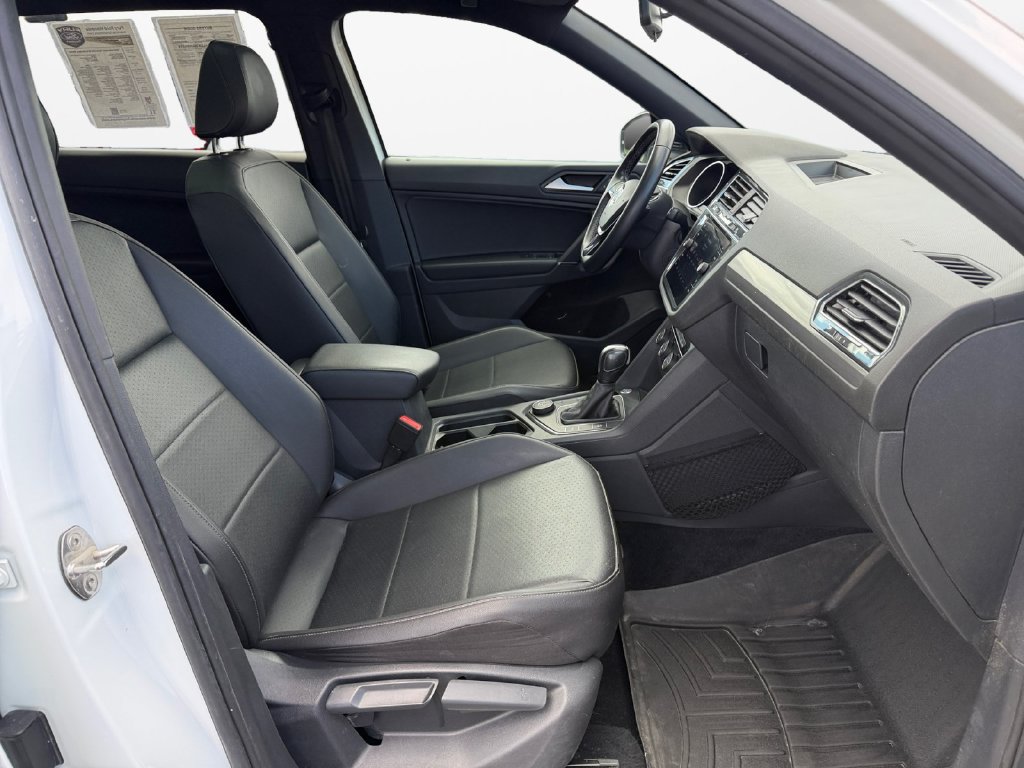 Used 2020 Volkswagen Tiguan SE R-Line AWD/4WD image 10