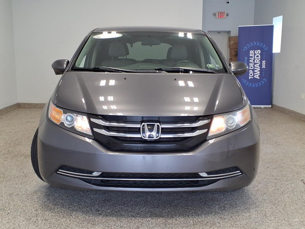 Used 2016 Honda Odyssey SE image 2